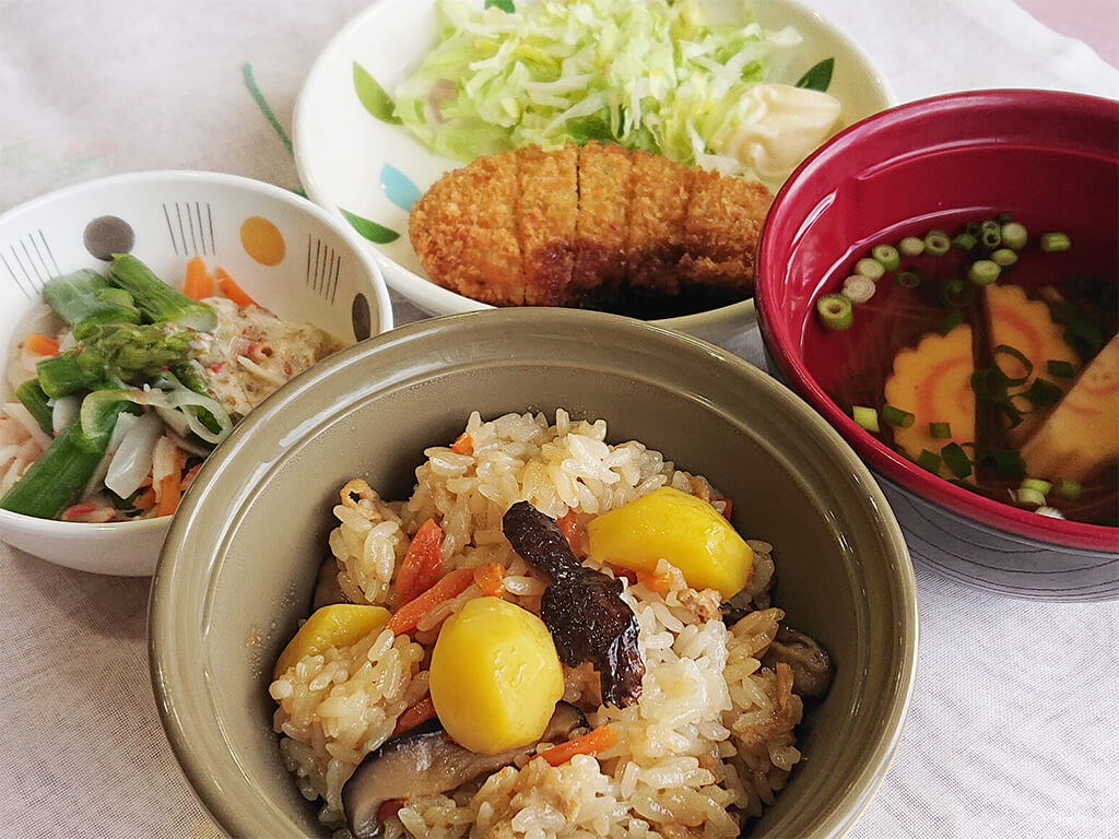 炊き込みご飯・えび寄せフライ